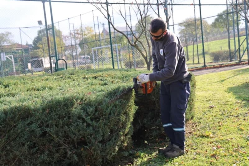 Kartepe'de Park ve Bahçelerde Yoğun Çalışma!