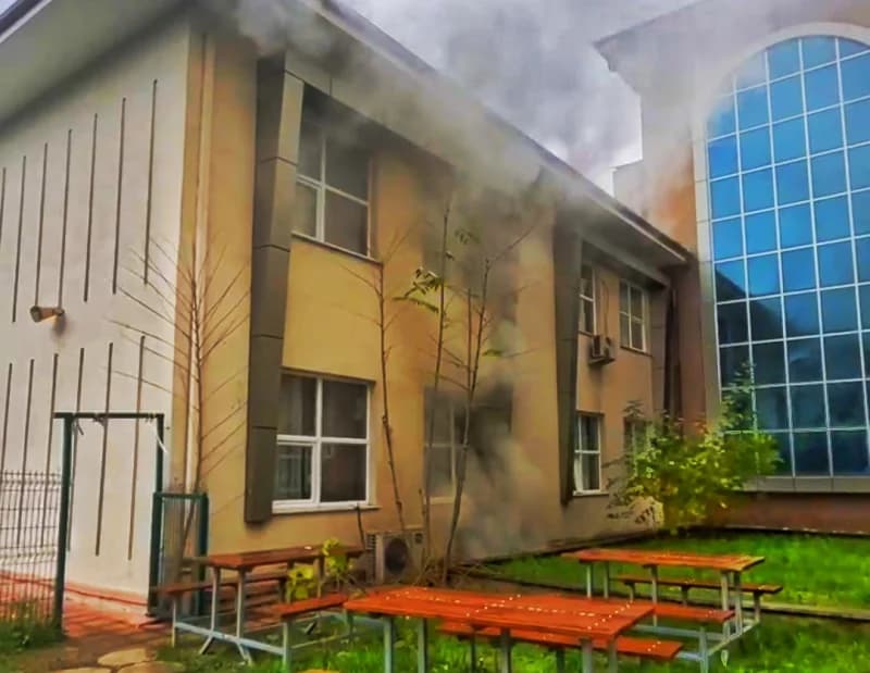 Derince'de Şükrü Aracı İlkokulu'nda yangın paniği!