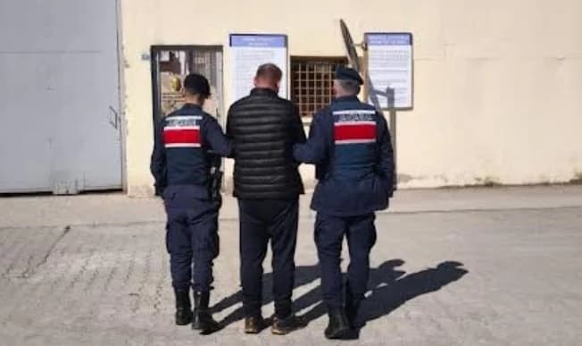 11 yıl hapis cezası olan dolandırıcı Başiskele'de yakalandı