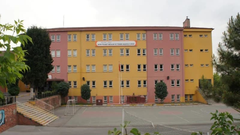 Gebze'de 15 Öğrenci Hastaneye Kaldırıldı!