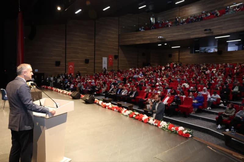 Çayırova'da Saliha Erdim'den Nezaket Üzerine Söyleşi!