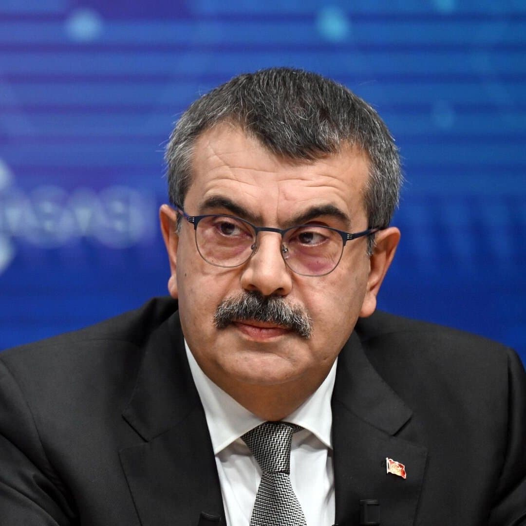 Bakan Tekin'den Atatürk Eleştirilerine Yanıt