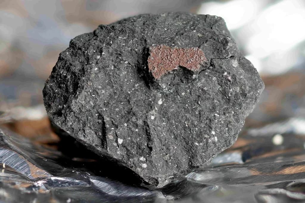 Mars'tan gelen gök taşında su izleri bulundu