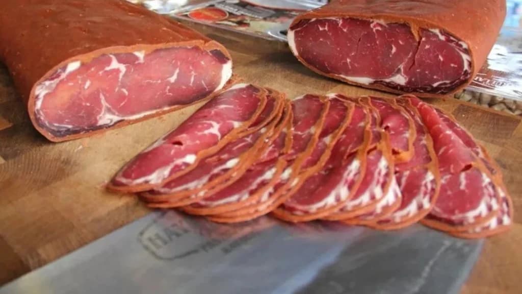 Pastırma fiyatları cep yakıyor: Kilosu 3 bin 650 TL'ye çıktı