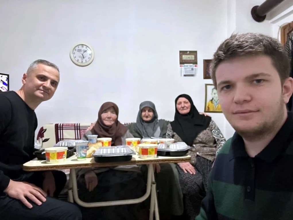 Kandıra Belediyesi'nden 'Gönül Sofrası' İftar Programı