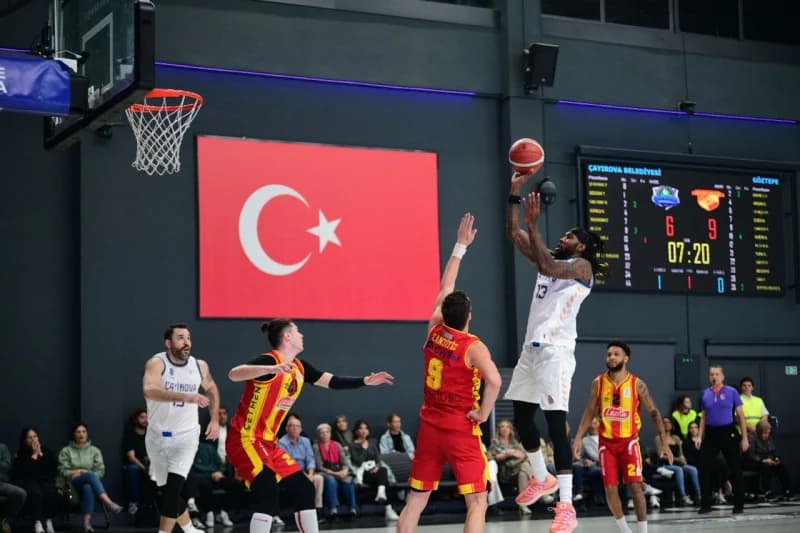 Çayırova Belediyesi Göztepe'yi mağlup etti!