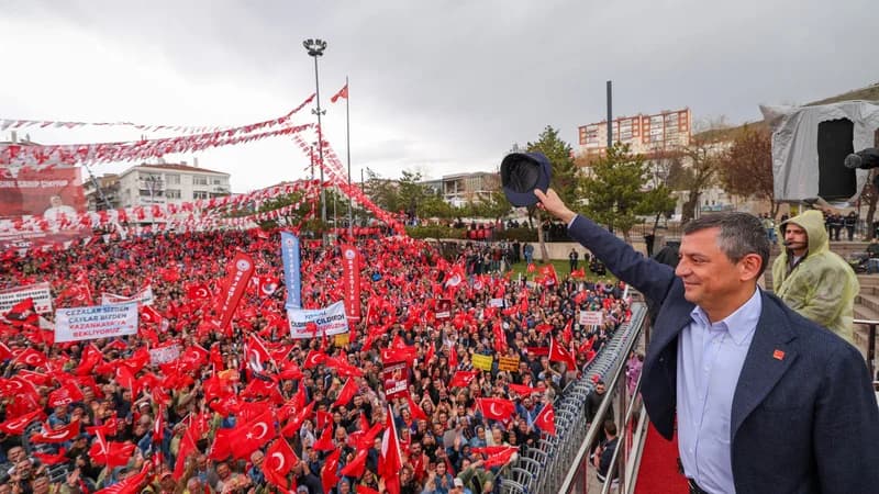 Özgür Özel İzmit'te halka seslenecek