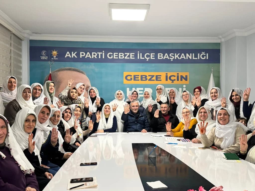 Gebzeli kadınlardan beyaz başörtüsüyle dayanışma