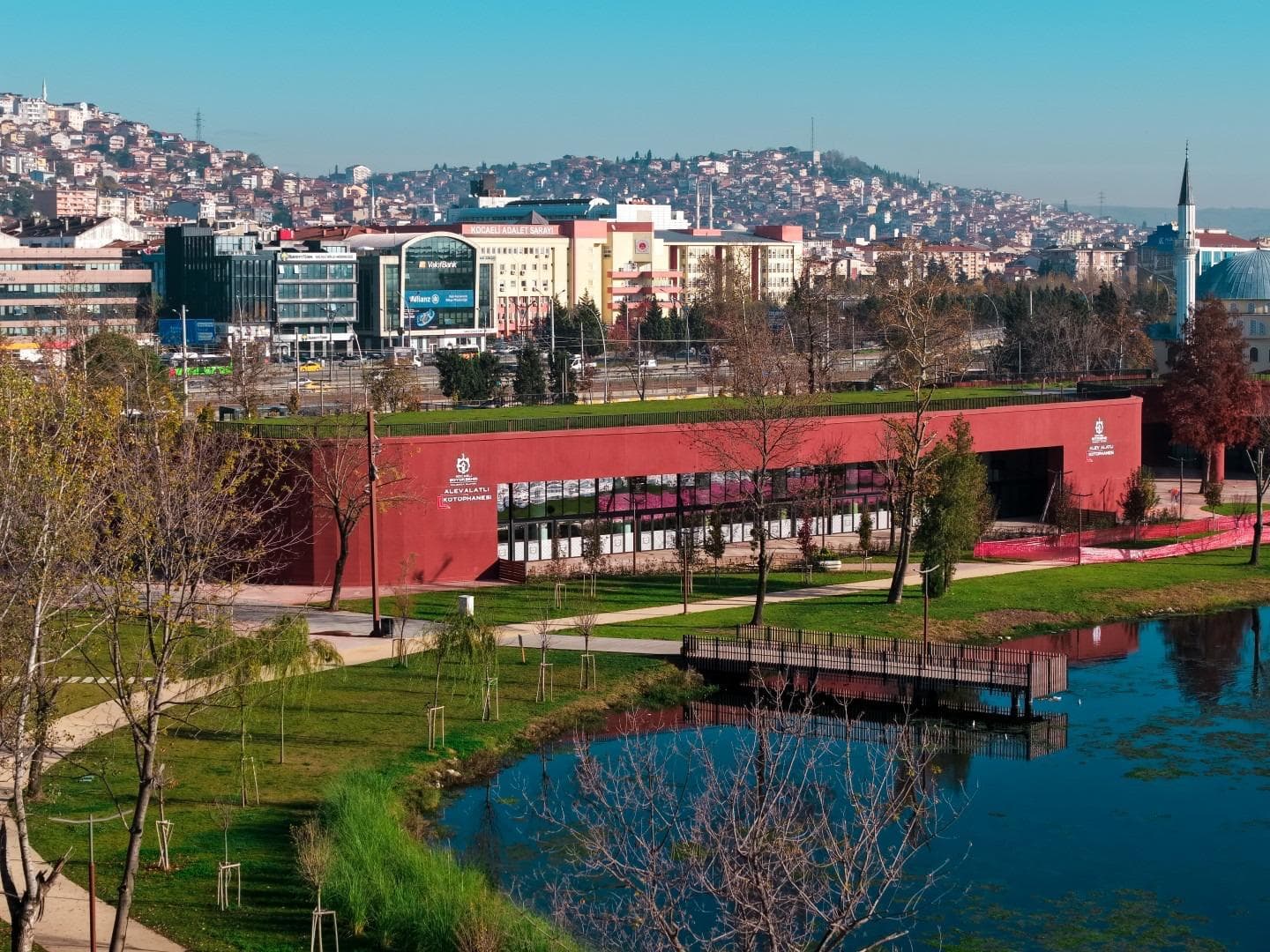 İzmit'te Kültür Alanı: Alev Alatlı Kütüphanesi!
