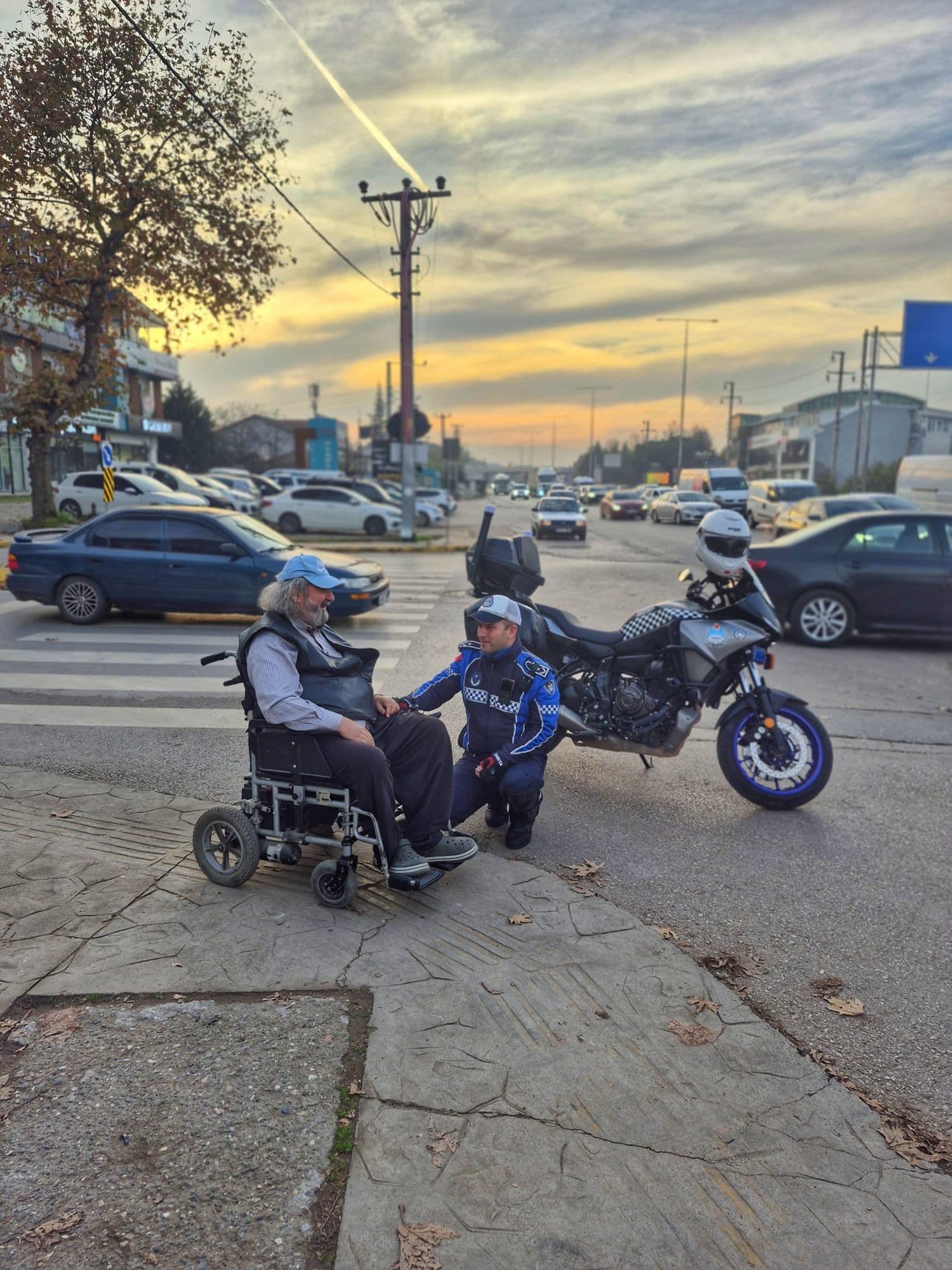 Kocaeli'de Zabıta Ekiplerinden Gönüllere Dokunan Hareket!