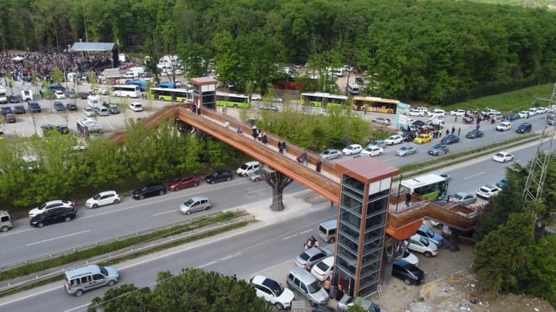 Kocaeli'de Üst Geçitlerle Güvenli Ulaşım!