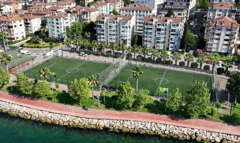 Kocaeli'de Kırsala 12 Futbol Sahası!