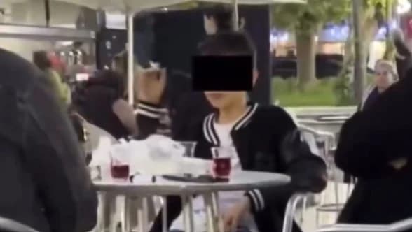 İzmit'te 11 yaşındaki çocuğun sigara içmesi tepki çekti!