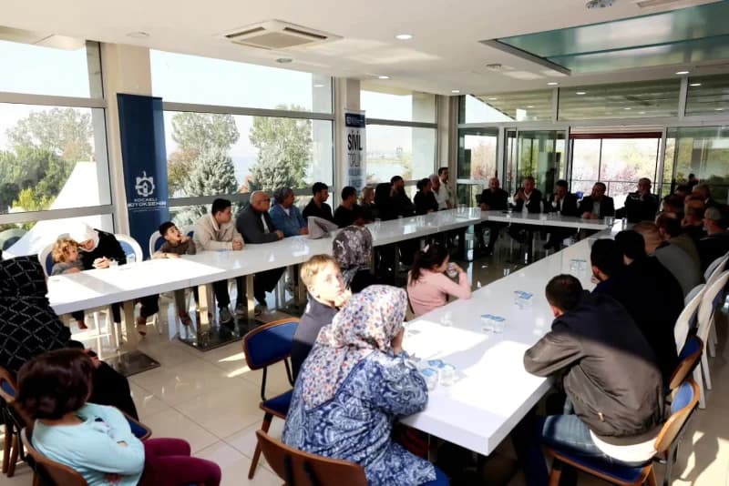 Gebze'de Evlerine Giremeyen Ailelere Moral Ziyareti!