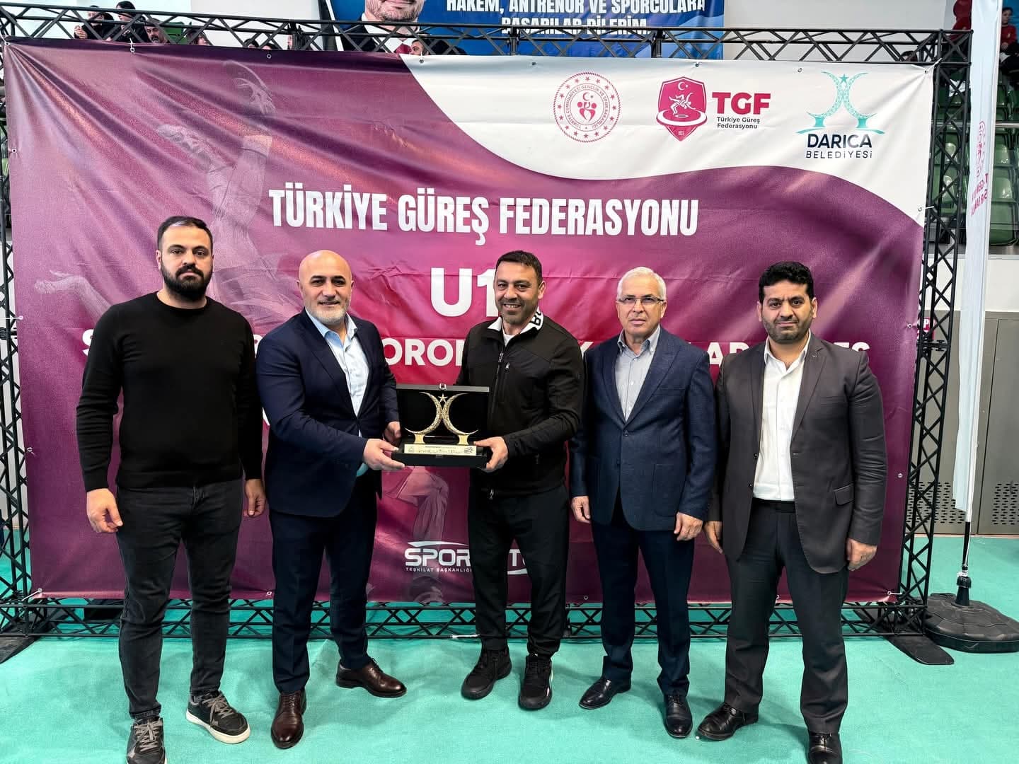 Darıca'da U-17 Güreş Şampiyonası Heyecanı!