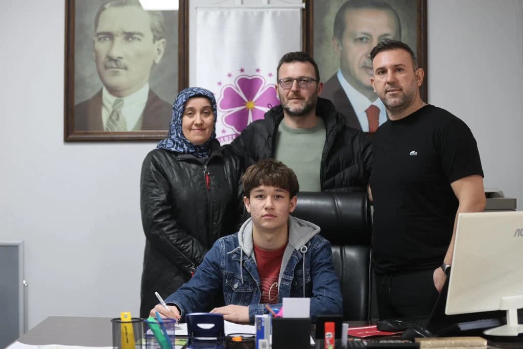 Gebzespor'dan genç yeteneklere yatırım: Alperen profesyonel oldu