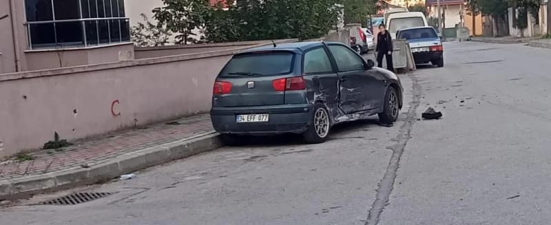 Derince Harmantarla'da Tehlikeli Kavşak Her Hafta Kaza!