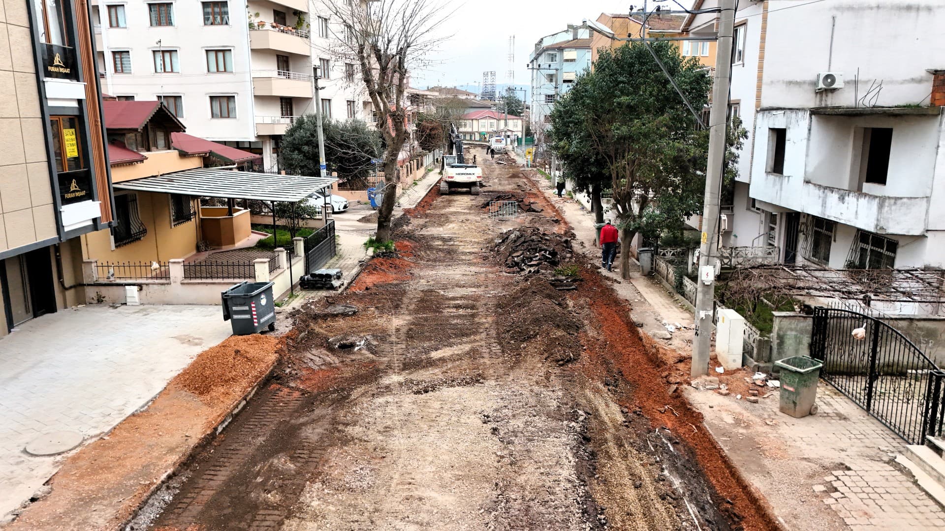 Körfez Petkimliler Caddesi'nde yoğun tempo!