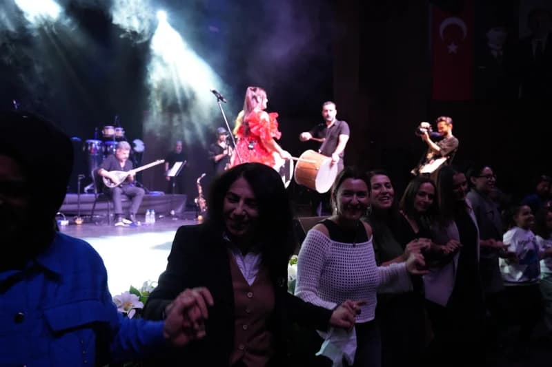 Kocaeli'de Öğretmenlere Müzik Ziyafeti!