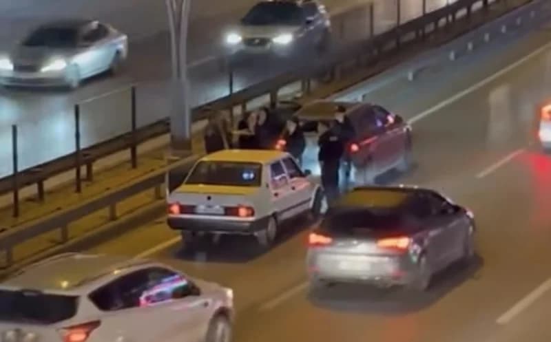 İzmit D100 Karayolu'nda Maddi Hasarlı Kaza!
