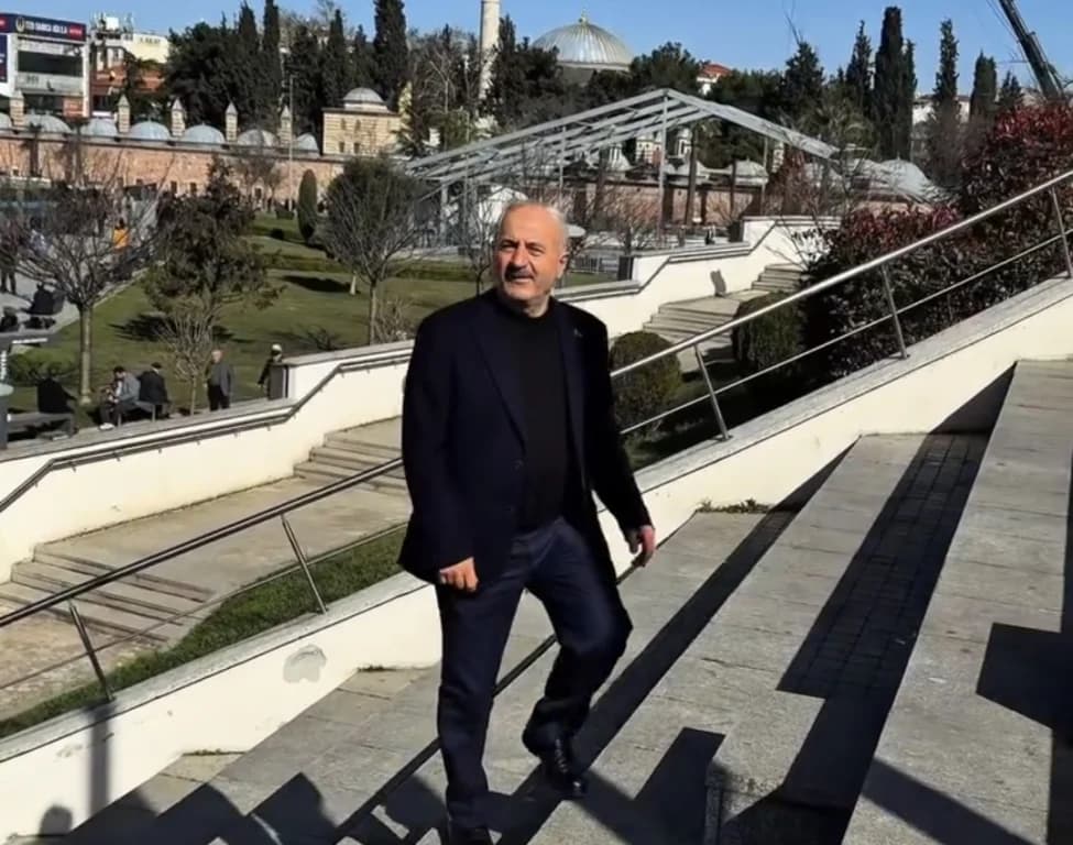 Başkan Büyükgöz gençlerin türküsüne eşlik etti