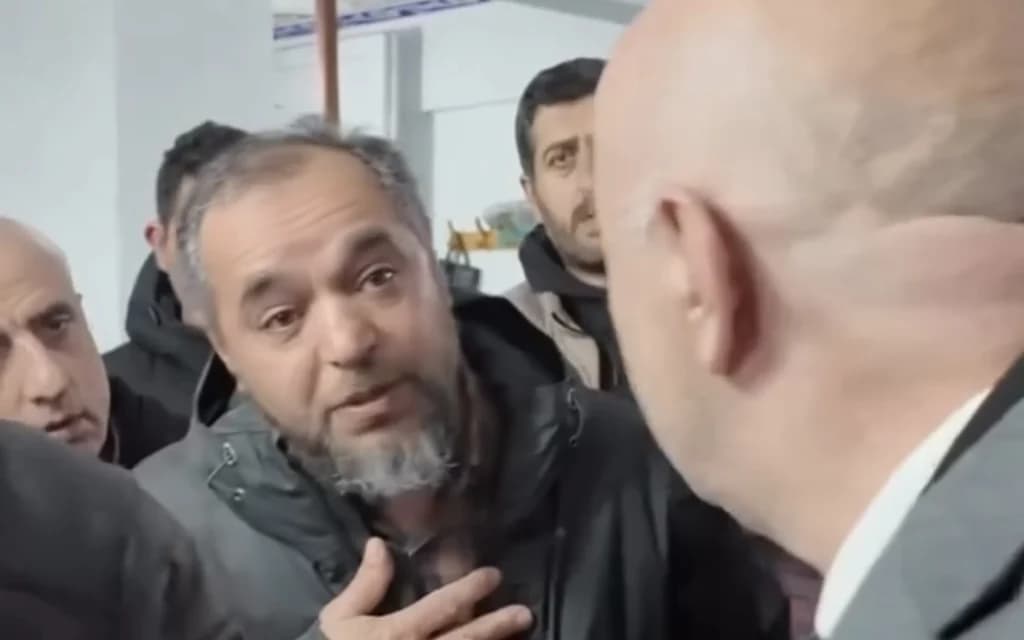 Cami'de Hacivat-Karagöz tartışması: Başkan Bıyık'tan sert tepki