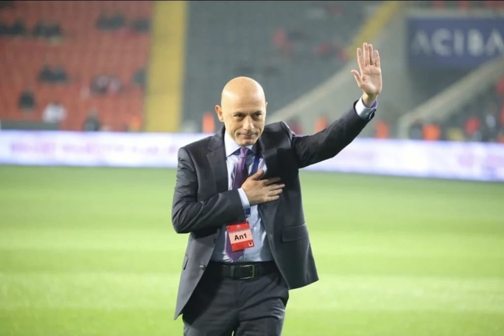 Cüneyt Çakır Dubai'de mahsur kaldı