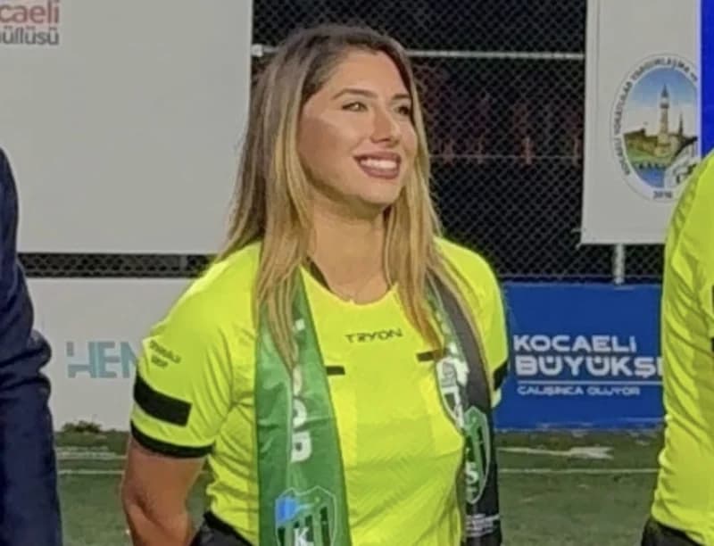Fenomen Hakem Elif Karaarslan'a Kocaeli'de Yoğun İlgi!