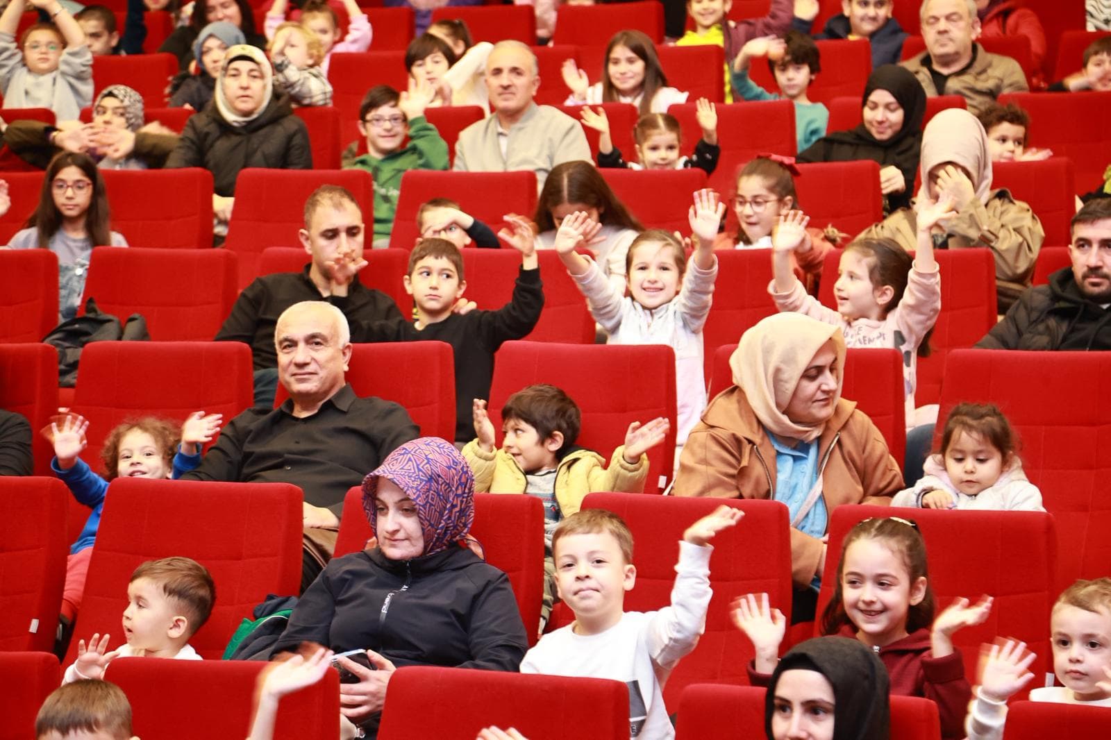 Gebze'de Minik Sinemaseverlere Sürpriz!