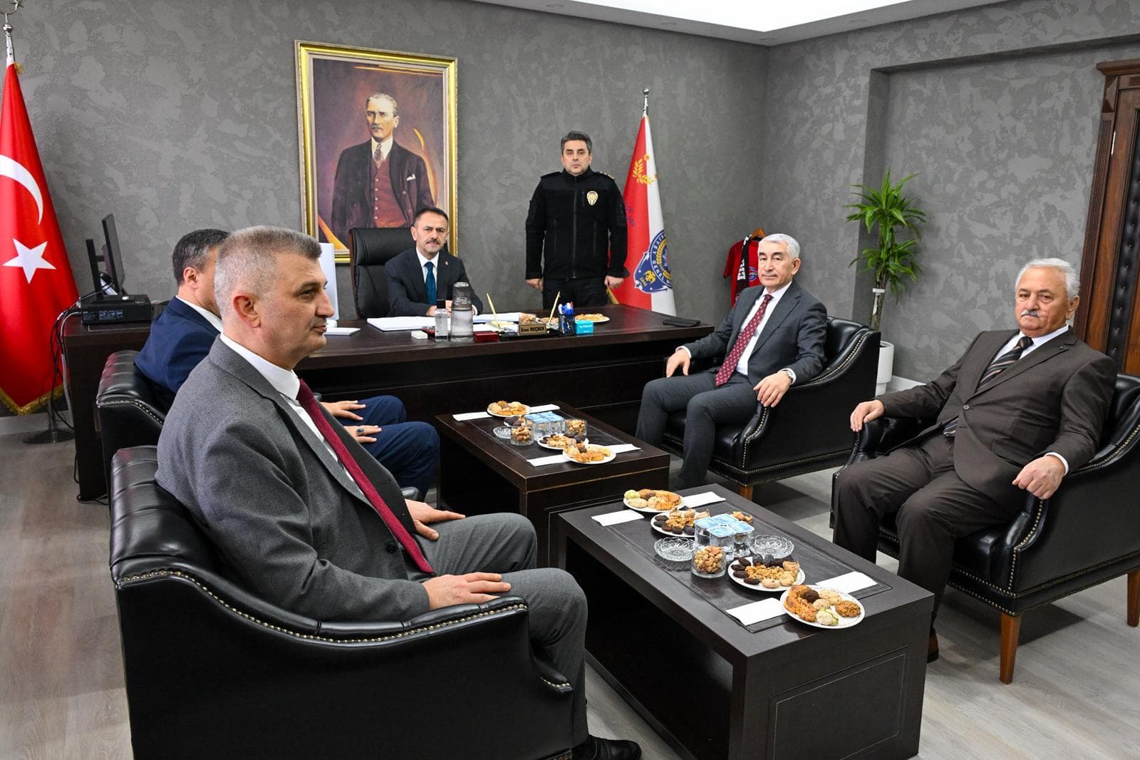 Vali Aktaş Gölcük'te Yoğun Ziyaret Programı!