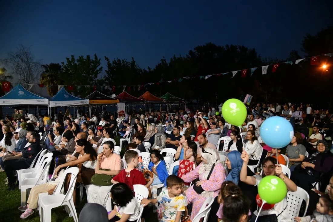 Anadolu Retro’dan Barış Manço şarkılarıyla konser coşkusu