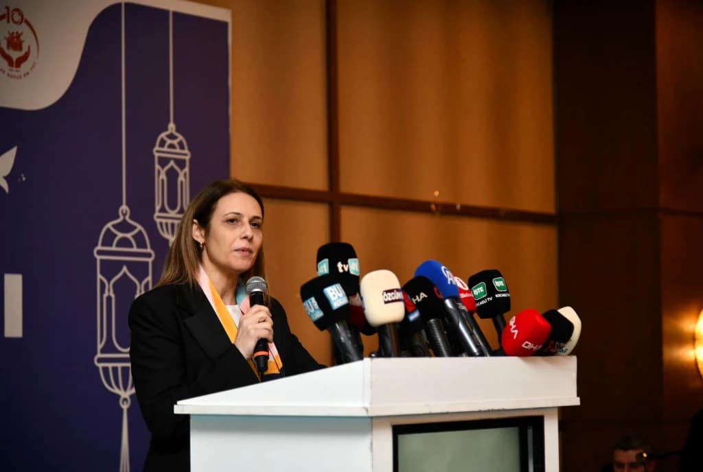 Bakan Göktaş'tan yetimlerle iftar: Devlet yanınızda
