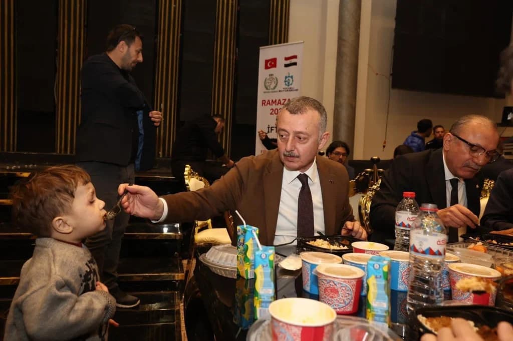Başkan Büyükakın'dan Gazzelilerle Kahire'de iftar