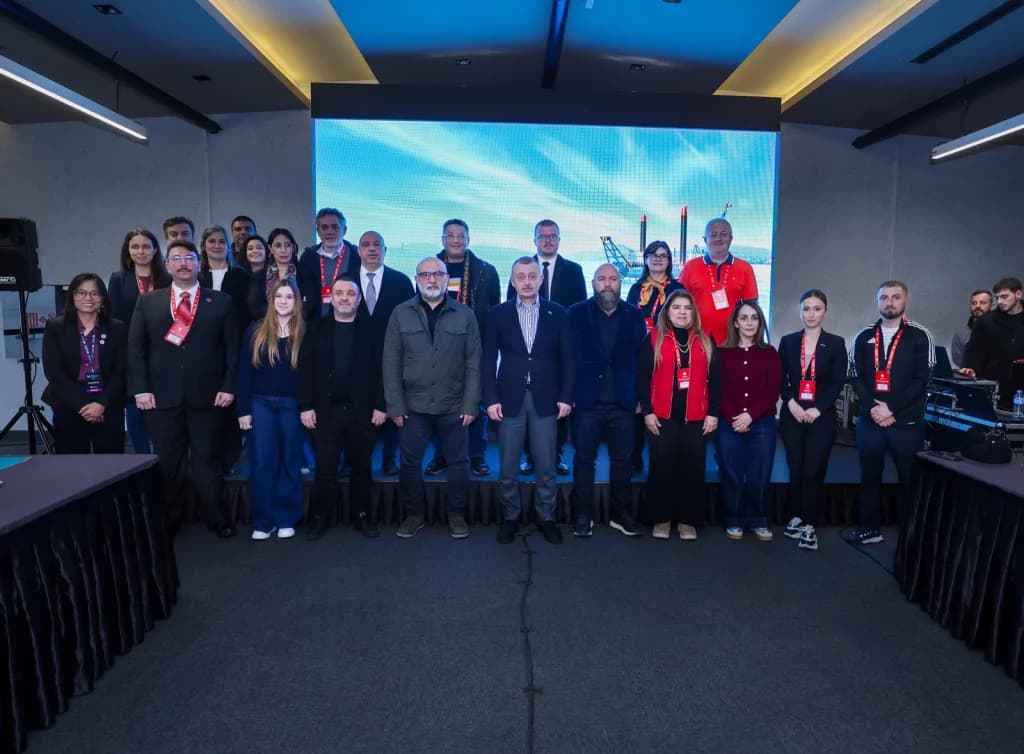 Başkan Büyükakın'dan uluslararası gazetecilere İzmit Körfezi Projesi sunumu