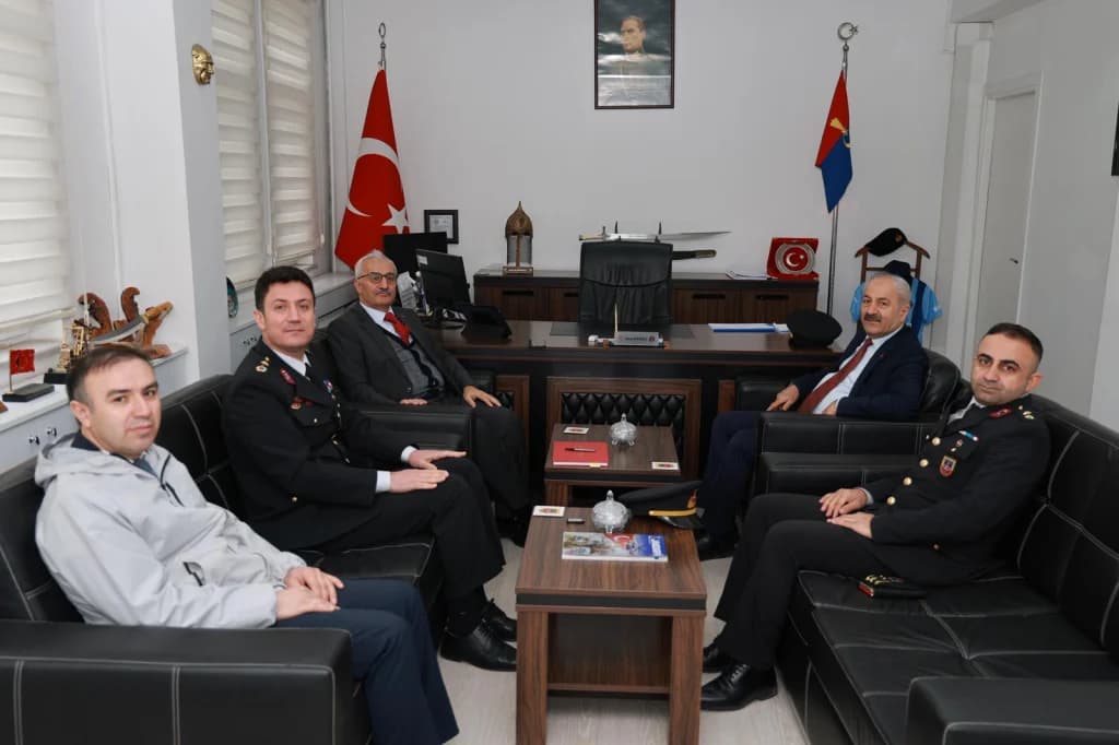 Başkan Büyükgöz'den bayram öncesi kamu personeline ziyaret