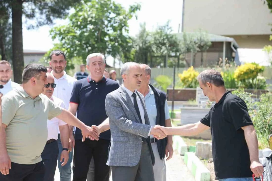 Başkan Çiftçi’den arife günü kabristan ziyareti