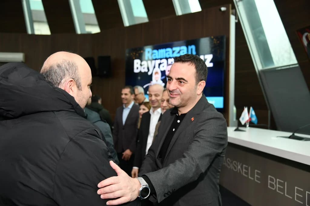 Başkan Özlü'den Başiskele personeline bayram tebriği
