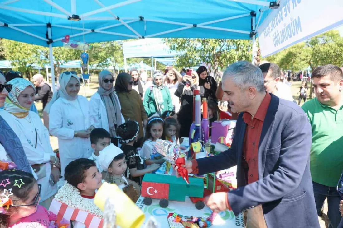 Çayırova’da çevre şenliği renkli görüntülere sahne oldu