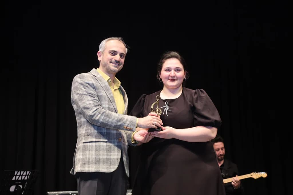 Çayırova'da Ses Yarışması'nın Şampiyonu Elif Rana Aksoy Oldu!