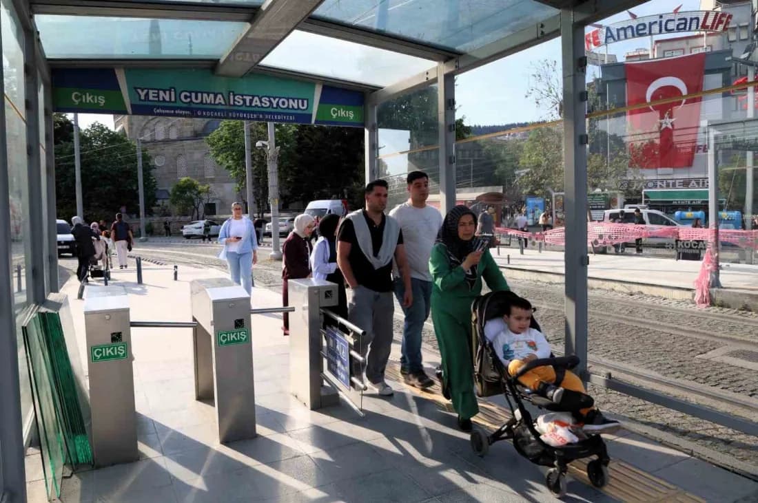 "Çift dizi tramvay" projesinde 14 istasyonun peronu uzatılıyor