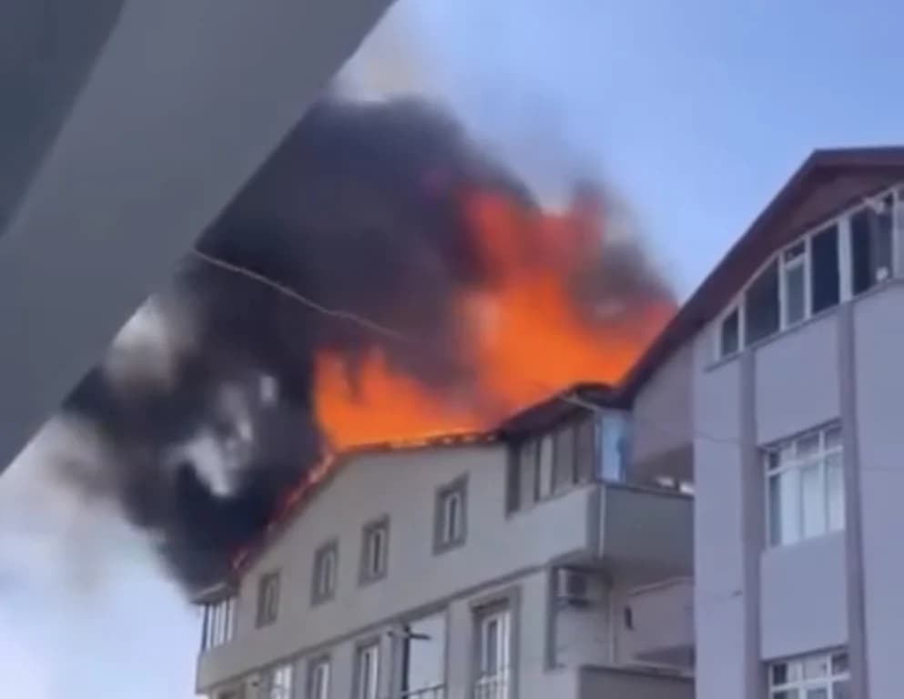 Darıca'da çatı yangını paniği!