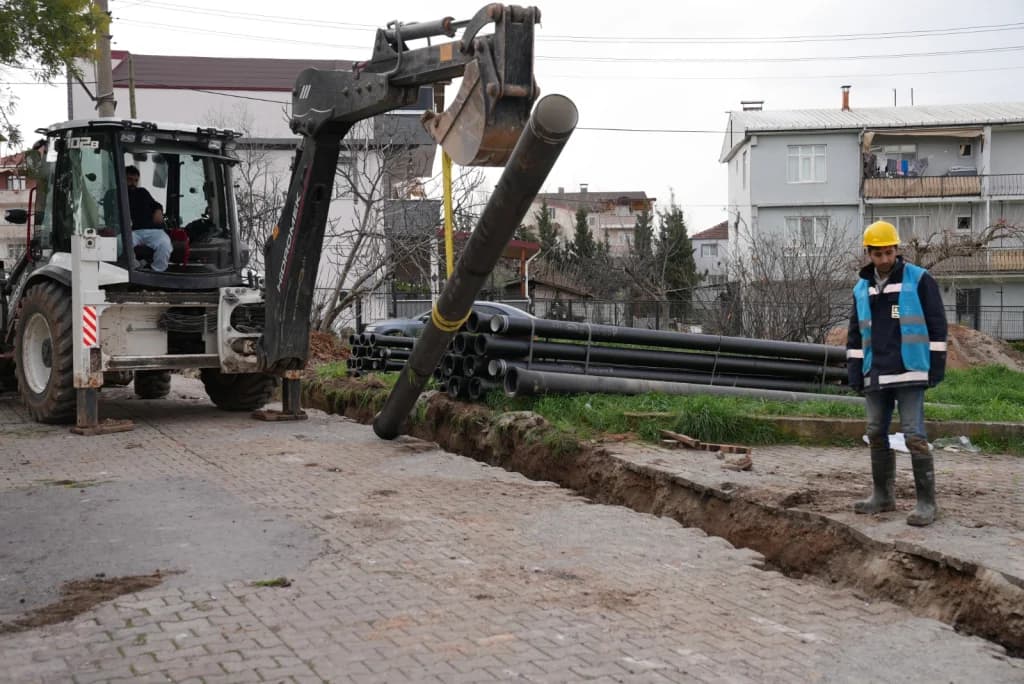 Derince'de altyapı yenileme çalışmaları sürüyor