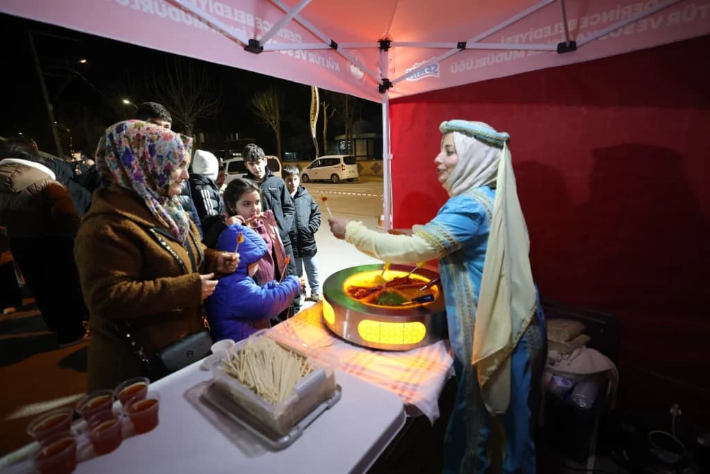 Derince'de Ramazan Şenlikleri çocukları güldürüyor