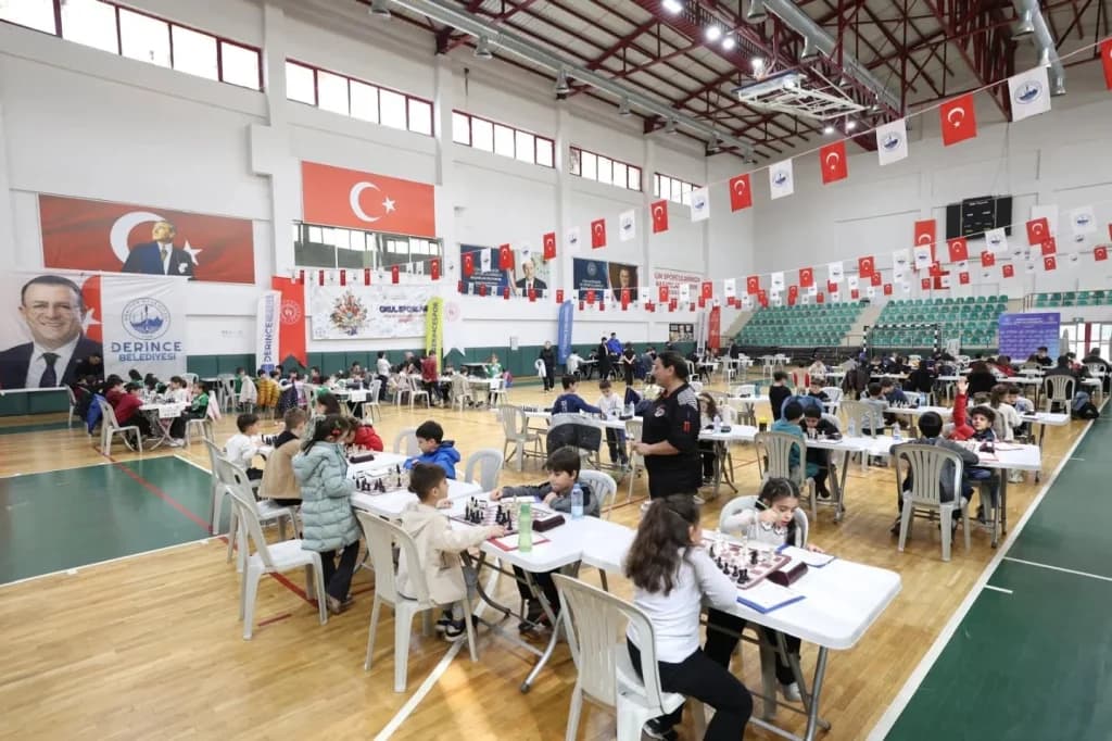 Derince'de Satranç Şöleni Coşkusu