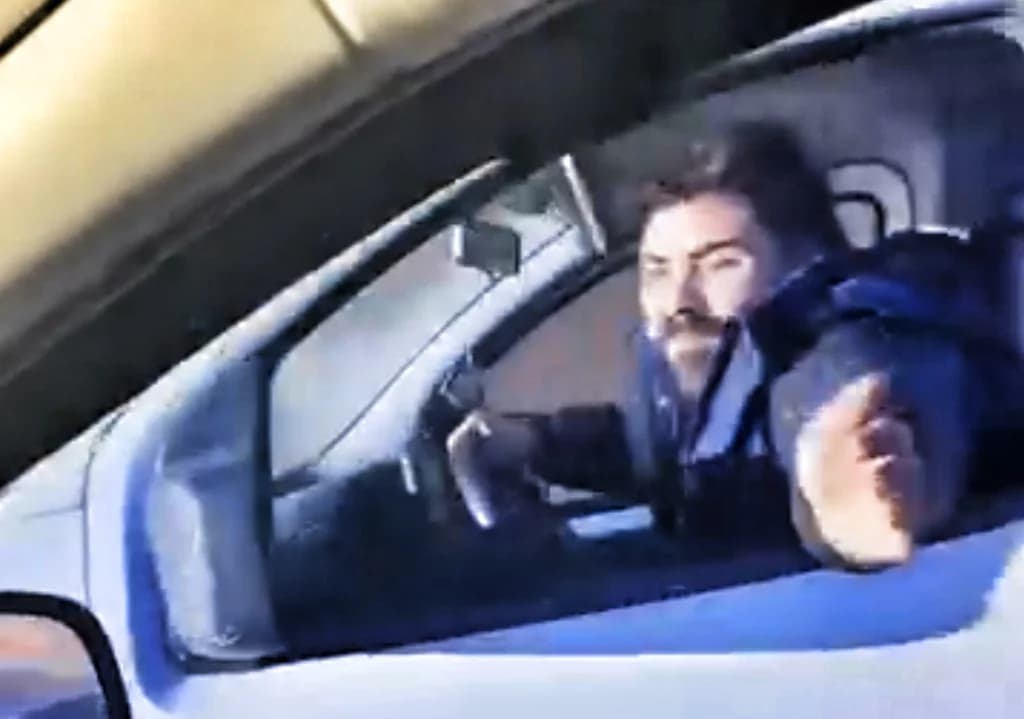 Derince'de trafik magandası dehşet saçtı!