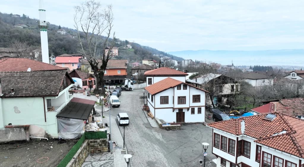 Gölcük Saraylı'daki tarihi yapı restore ediliyor