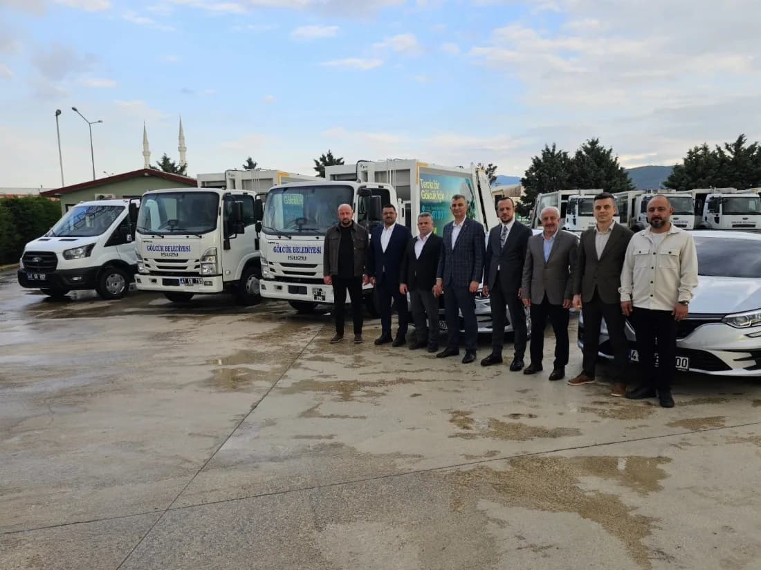 Gölcük’ün araç filosu 5 yeni araçla güçlendirildi