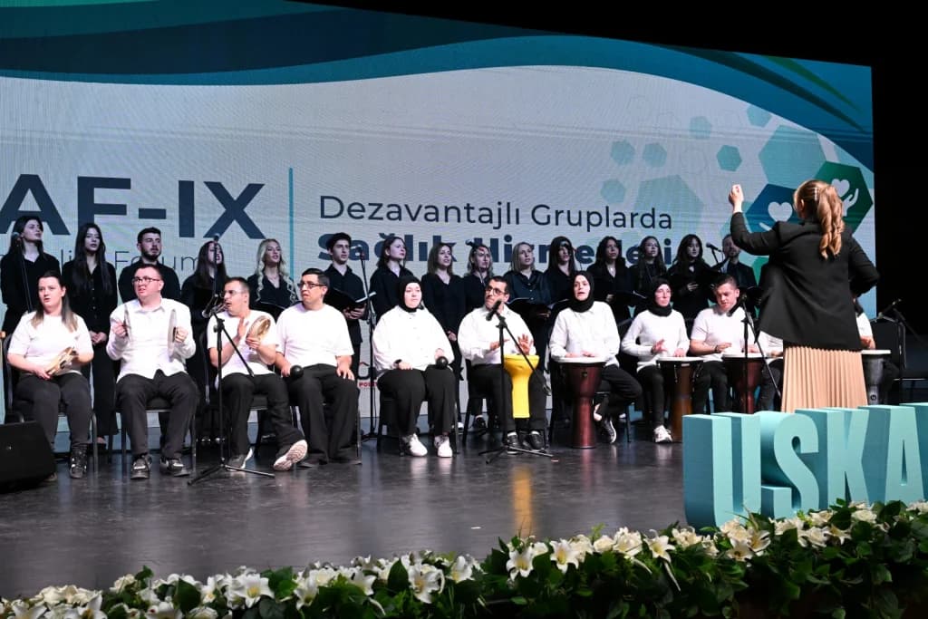 Gonca ritim grubu USKAF-IX'e damga vurdu