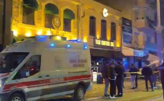 İzmit'te eğlence mekanı önünde silahlı saldırı: Ölü sayısı 3'e yükseldi!
