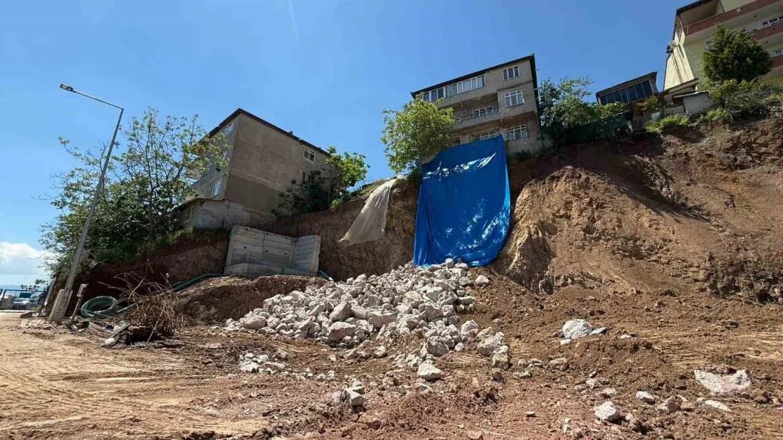 TEMEL KAZISI 56 KİŞİYİ EVİNDEN ETTİ